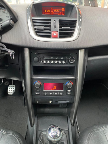Peugeot 207 1.6 5p Féline Mt