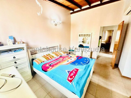 Ji 25-19736. En Venta Casa De 115m2 Ubicada En Guatire, Residencias Villa Avila.