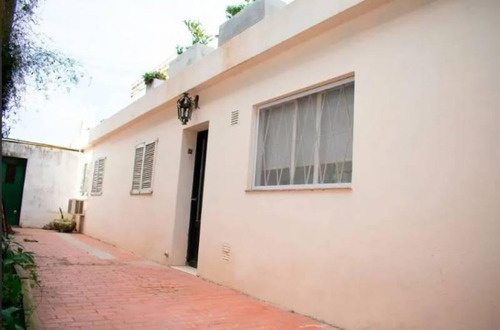 Imagen 10 de 17 de En Venta Casa De Pasillo Con Patio. No Ph.