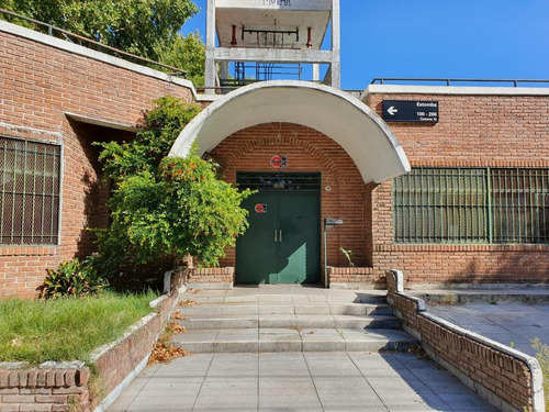 Imagen 3 de 17 de Excelente Inmueble Industrial / Deposito Con Oficinas - Chacarita - E2