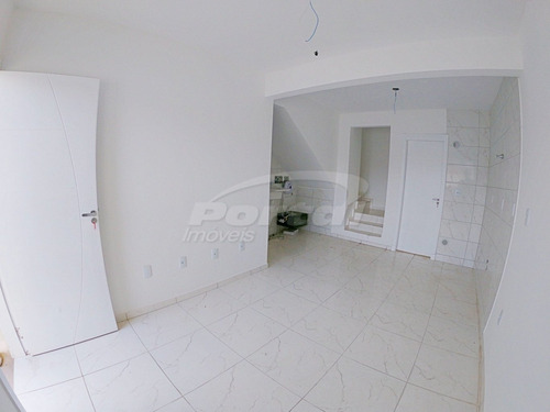 Sobrado Com 2 Dormitórios E 1 Vaga De Garagem Bairro Nossa Senhora Da Paz E Próximo Escola, Creche, Posto De Saúde Distancia Do Mar A 2km - 3578968v