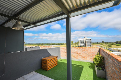 Departamento De 2 Dormitorios En Venta - Duplex - Tierra Nueva - Fisherton