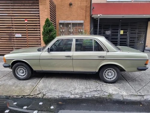 Mercedez 230 E Verde