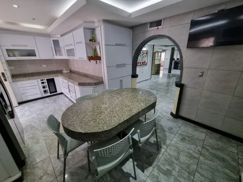 Casa De 3hab Y 5 Baños