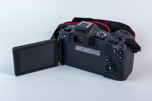 Cámara Canon Eos R8 Body Negro