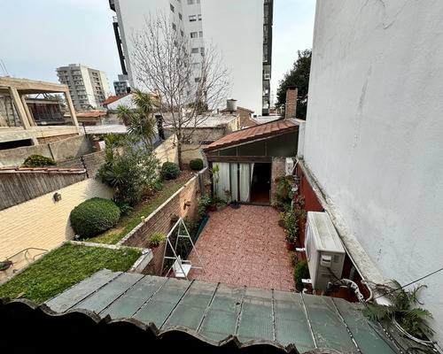 Duplex En Excelente Estado Sobre Calle Medina, Caseros Centro