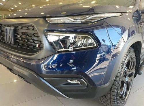 Imagen 8 de 15 de Fiat Toro Volcano 4x4 At9