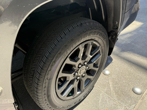 Toyota Tundra 5.7 Limited 4x4 At