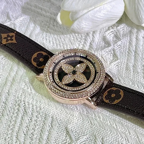 5820 - Small Black Box - Inra Fashion Clover Quartz Watch