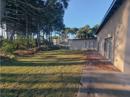 Casa En Venta En Pinamar - Icaro 1340
