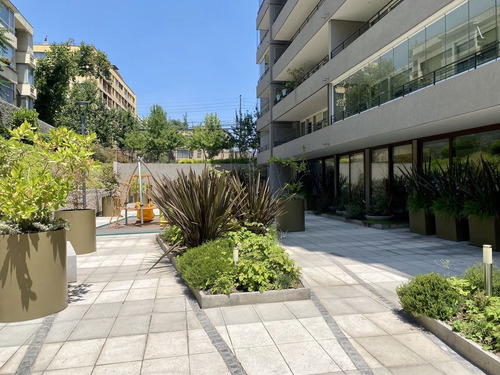 Primer Piso, Balcón Con Altura De Segundo Piso
