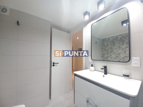 Imagen 18 de 27 de Vende Apartamento De 2 Dormitorios Y Medio En Chiverta, Reciclado Completo. Punta Del Este