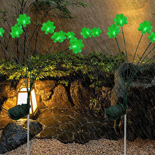 Césped De Tres Hojas Para Festival Irlandés Con Energía Sola