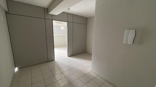 Imagem 2 de 10 de Alugo Sala Comercial Ideal Para Escritório, Consultório Ou P - S1138