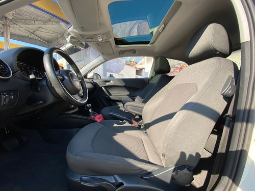 Imagem 10 de 15 de Audi A1 1.4 Tfsi Attraction 16v 122cv 2012