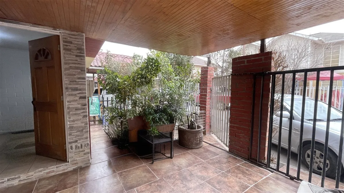 Imagen 1 de 14 de 3 Dormitorios Y 2 Baños. Barrio Las Flores