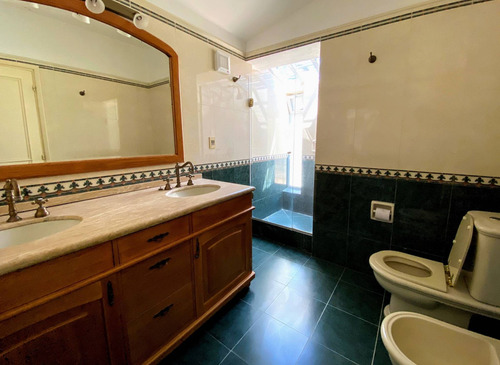 Imagen 19 de 24 de Venta Casa Con 3 Dormitorios, 3 Baã¿â±os, Piscina Y Jardã¿ân En Carrasco Sur A Cuadras De La Rambla