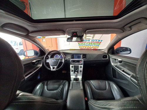 Volvo V60 2.0 T5 R-design Dynamic 5p