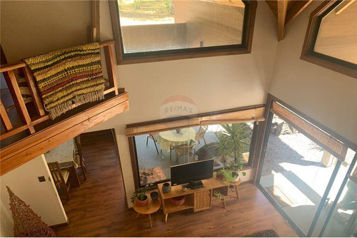 Imagen 3 de 22 de Casa De 2 Pisos Con Parcela Y Piscina En Pucon