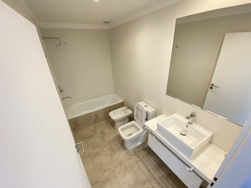 Depto. 3 Amb. C/cochera - 102,7m2 Totales