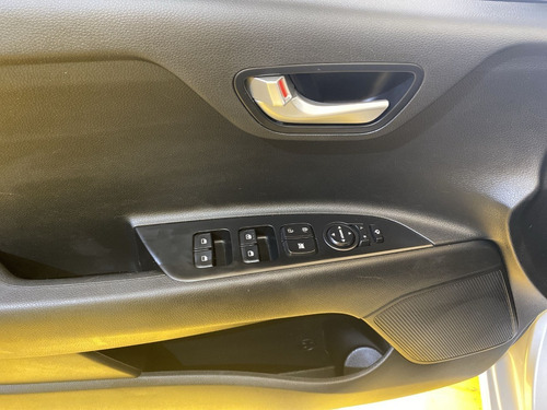 Imagen 22 de 25 de Kia Rio Vibrant