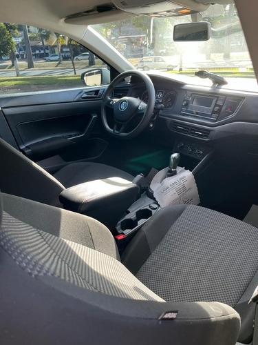 Imagem 7 de 12 de Volkswagen Polo 1.6 Prata 2020
