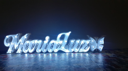 Imagen 3 de 10 de Nombres Iluminados 6 Letras 30 Cm Tu Nombre Polyfan Luces