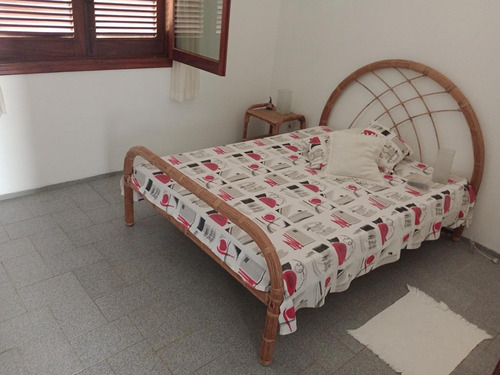 Alto Padrão Sobradão 5 Suites, 4 Varandas, Frente Ao Mar, Vista Direta, Condominio Fechado
