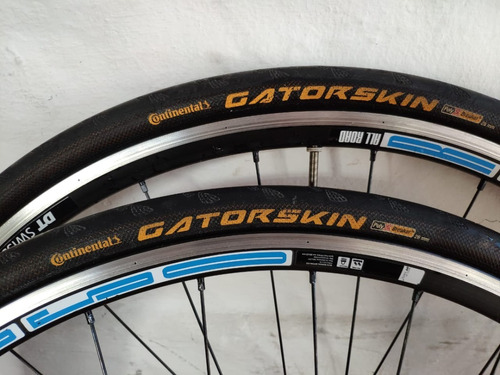 Par Continental Gatorskin Aro Flexible Kevlar 700x28