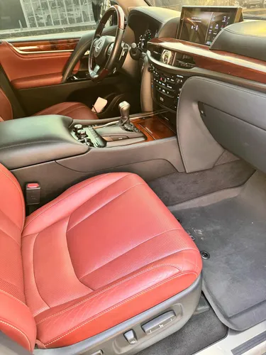 Lexus LX 5.7 570
