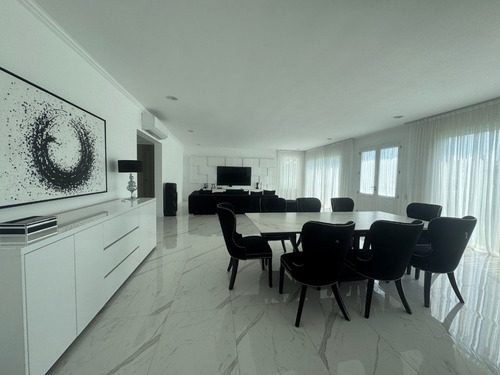 Casa En Venta En Chacras De Pergamino Con Pileta