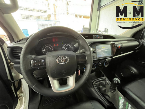 Toyota Hilux 2.8 D-4D TURBO DIESEL CD POWER PACK 4X4 MANUAL