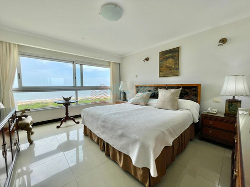 Imagen 4 de 13 de Apartamento En Torre Lobos Punta Del Este Tres Dormitorios En Suite