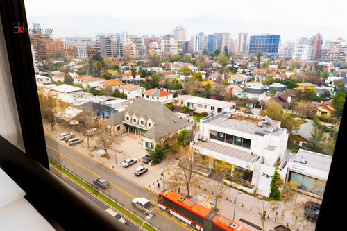 Cómodas Oficinas, Excelente Conectividad