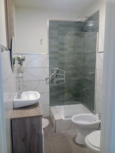 Venta - Propiedad Tipo Dúplex En Barrio Entre Aguas - C084