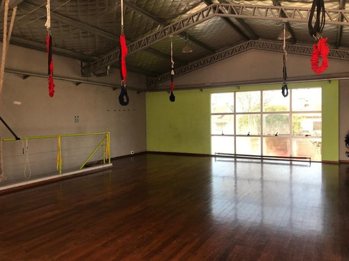 Imagen 2 de 13 de Importante Edificio En Block En Venta En Campana