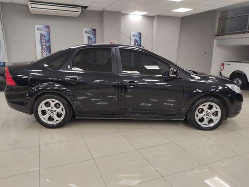 Imagen 2 de 15 de Ford Focus 2.0 Ghia Exe Mt 2013