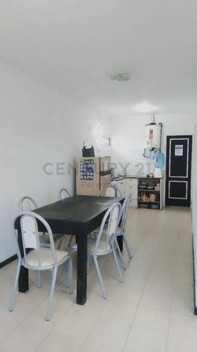 Imagen 5 de 30 de 132 Entre 64 Y 65. Departamento De Dos Dormitorios En Venta, Los Hornos.-