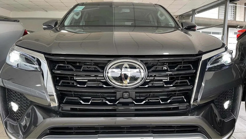 Imagen 2 de 15 de Toyota Sw4 Srx 4x4 At 2.8 204cv