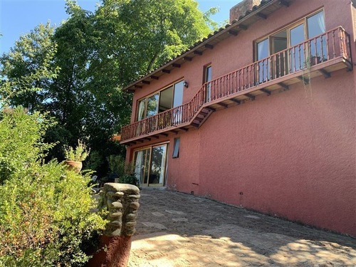 Casa En Venta De 6 Dorm. En Lo Barnechea
