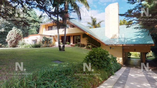 Venta De Casa 7 Dormitorios En Barrio Golf- Ref: 664