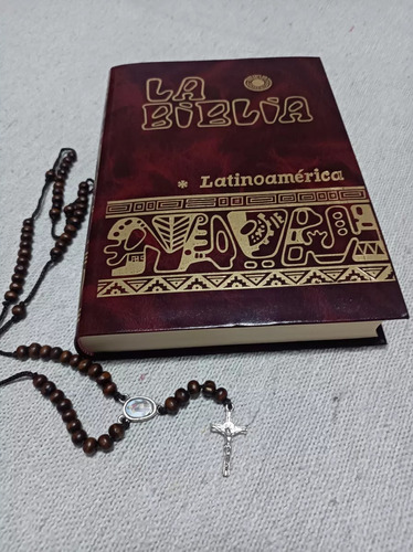 Biblia Latinoamericana + Rosario San Expedito De Regalo 