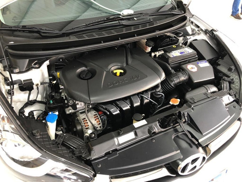 Hyundai Elantra Gls 1.8 2012 Automatico Prata