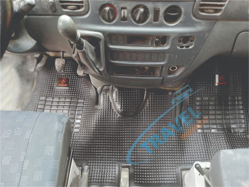 Cubre Alfombra Vapren Mercedes Sprinter Cambio Al Volante 