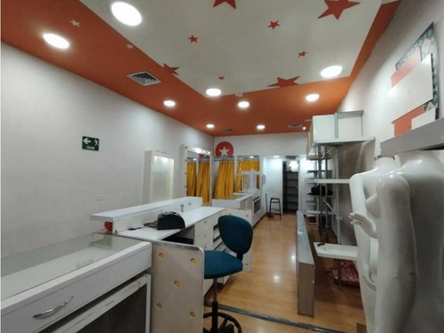 Venta De Local Comercial Ubicado En El Centro De Medellín, Piso 2