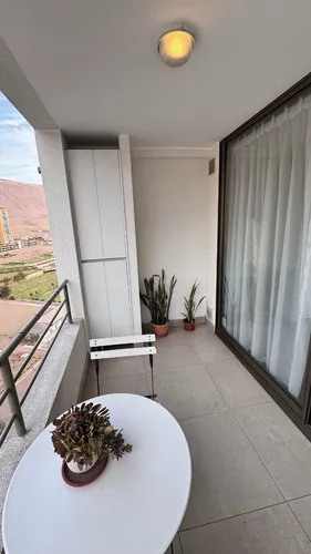 Bello Depto En Condominio Altos De Huayquique; 1d/1b + Est.