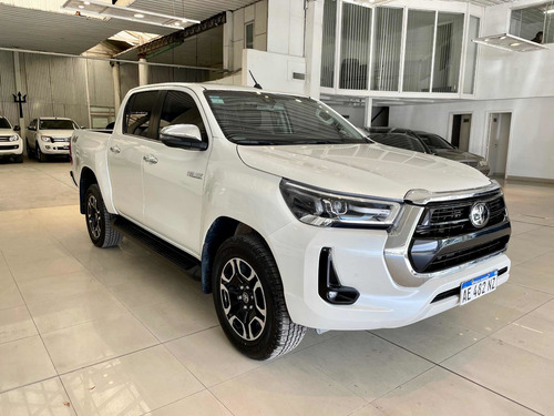 Imagen 2 de 7 de Toyota Hilux Srx Aut. 4x4 204cv.
