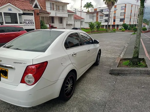 Chevrolet Sonic 1.6 Lt 5 p