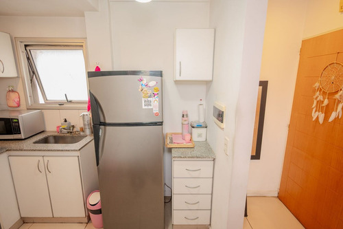 Venta Monoambiente Con Subdivisión. Caseros Centro