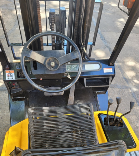 Imagen 10 de 16 de Autoelevador Yale 2500kg Desplazador Lateral Reacondicionado